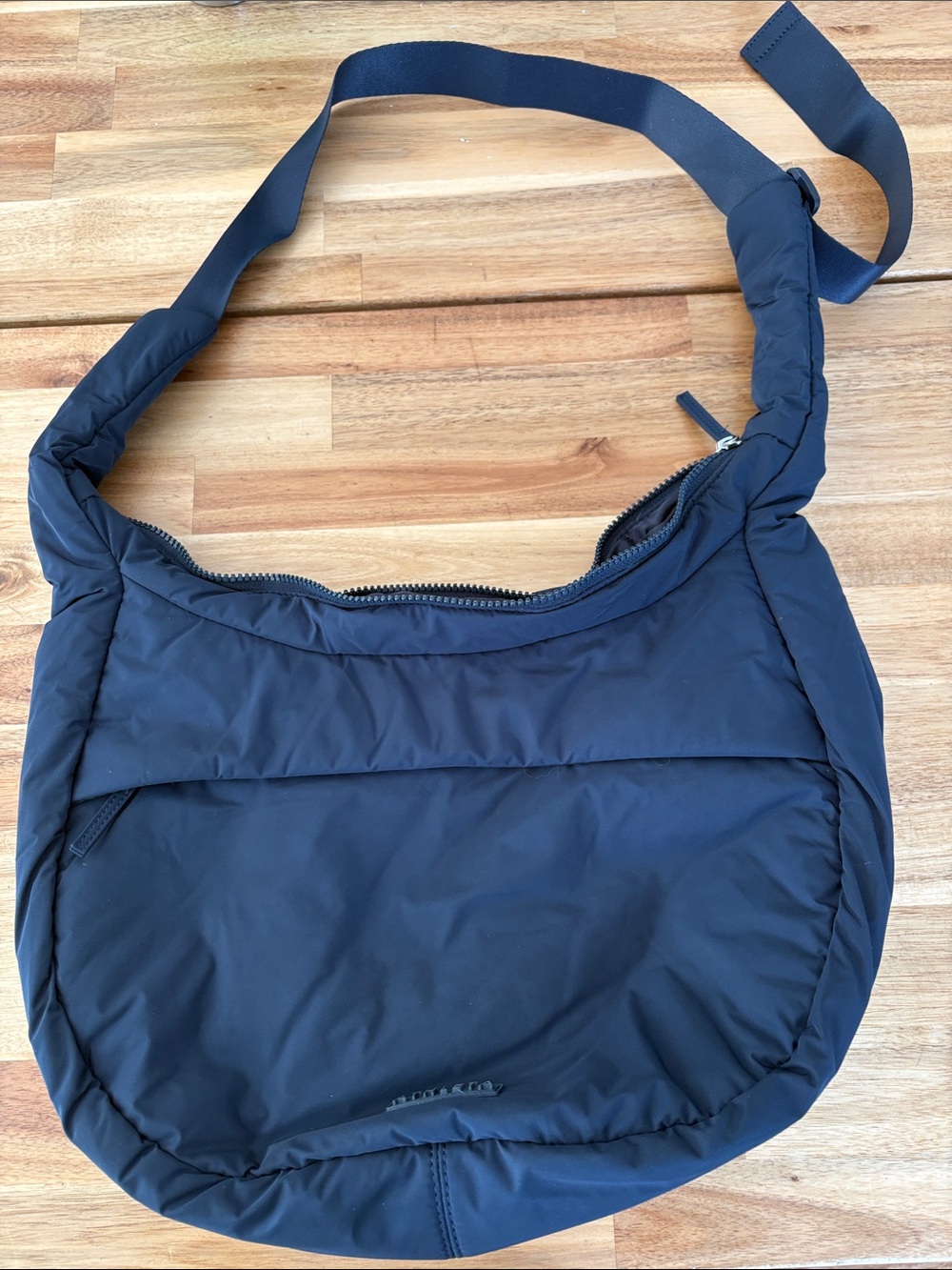 Athleta crescent crossbody bag